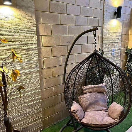 Luxury Flat With Garden And Private Entrance شقة فاخرة بحديقة و مدخل خاص カイロ エクステリア 写真
