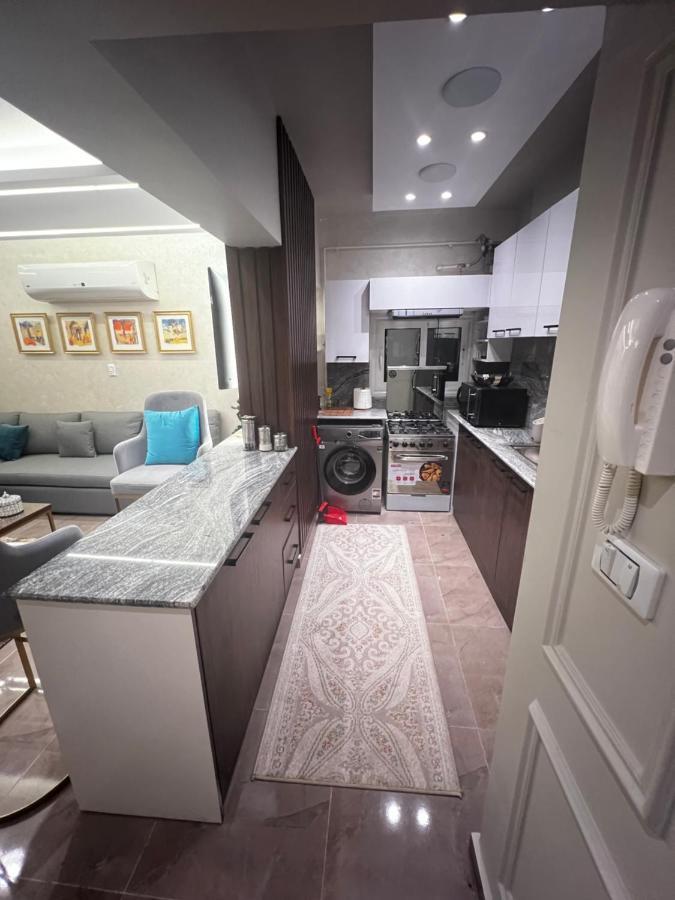 Luxury Flat With Garden And Private Entrance شقة فاخرة بحديقة و مدخل خاص カイロ エクステリア 写真