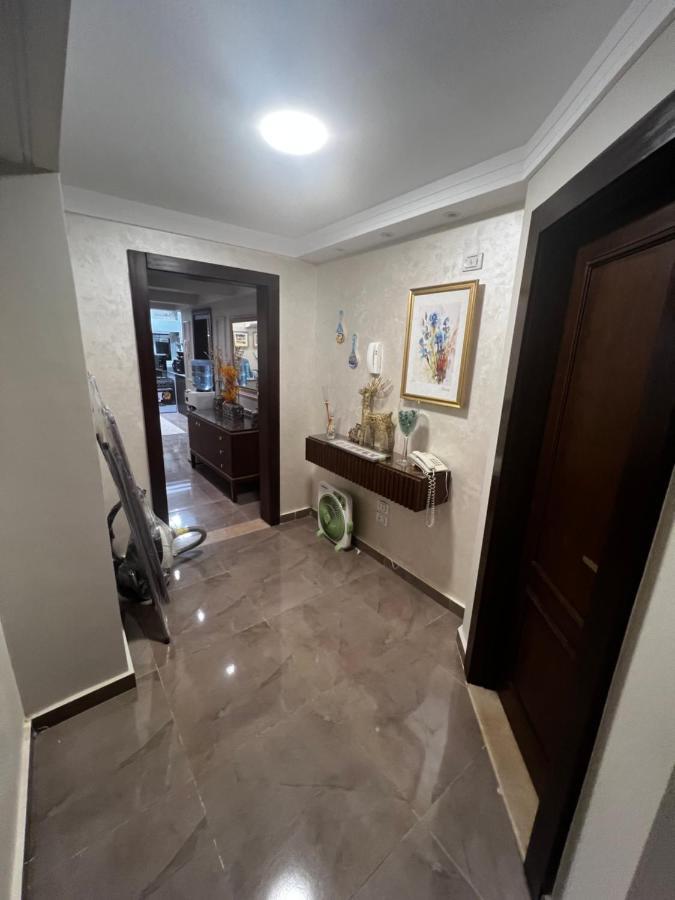 Luxury Flat With Garden And Private Entrance شقة فاخرة بحديقة و مدخل خاص カイロ エクステリア 写真