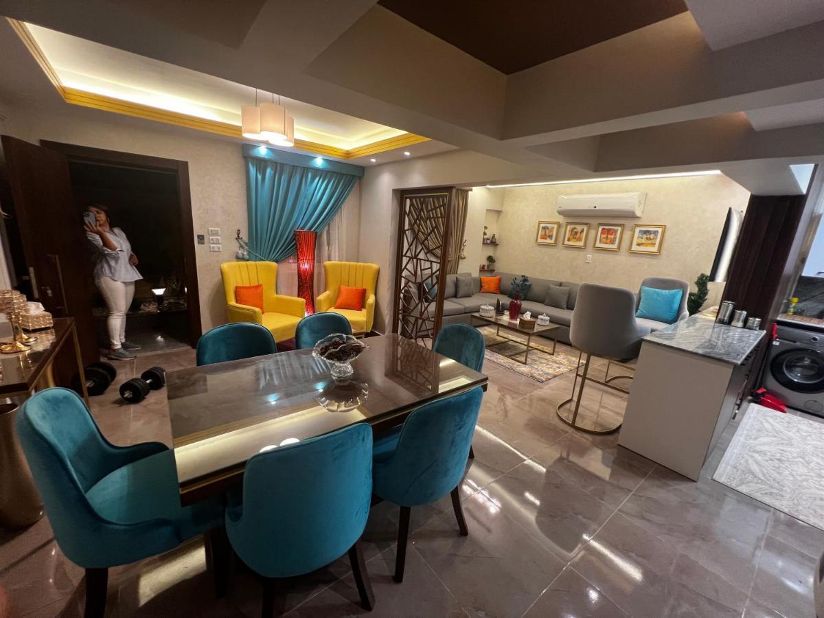 Luxury Flat With Garden And Private Entrance شقة فاخرة بحديقة و مدخل خاص カイロ エクステリア 写真