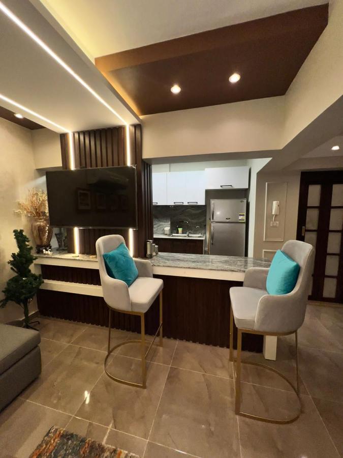 Luxury Flat With Garden And Private Entrance شقة فاخرة بحديقة و مدخل خاص カイロ エクステリア 写真