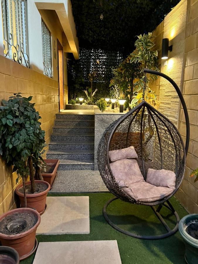 Luxury Flat With Garden And Private Entrance شقة فاخرة بحديقة و مدخل خاص カイロ エクステリア 写真