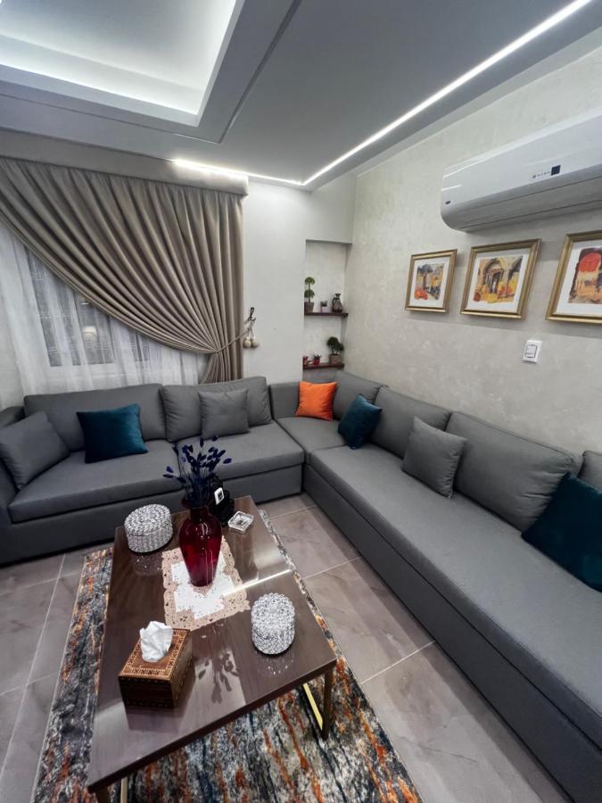 Luxury Flat With Garden And Private Entrance شقة فاخرة بحديقة و مدخل خاص カイロ エクステリア 写真