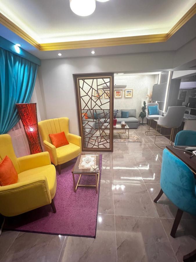 Luxury Flat With Garden And Private Entrance شقة فاخرة بحديقة و مدخل خاص カイロ エクステリア 写真