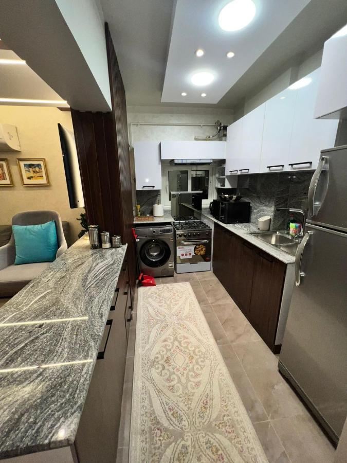 Luxury Flat With Garden And Private Entrance شقة فاخرة بحديقة و مدخل خاص カイロ エクステリア 写真