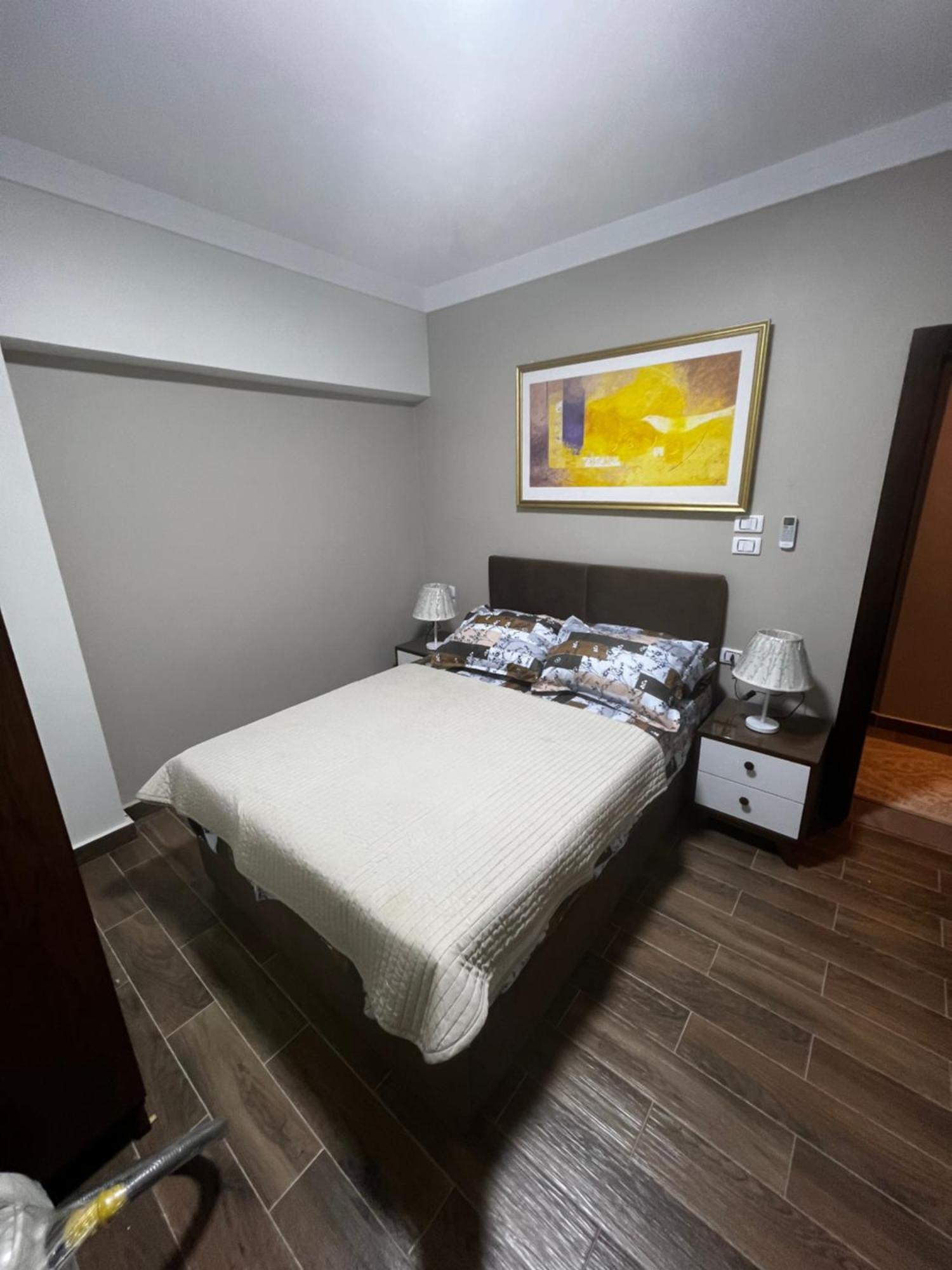 Luxury Flat With Garden And Private Entrance شقة فاخرة بحديقة و مدخل خاص カイロ エクステリア 写真